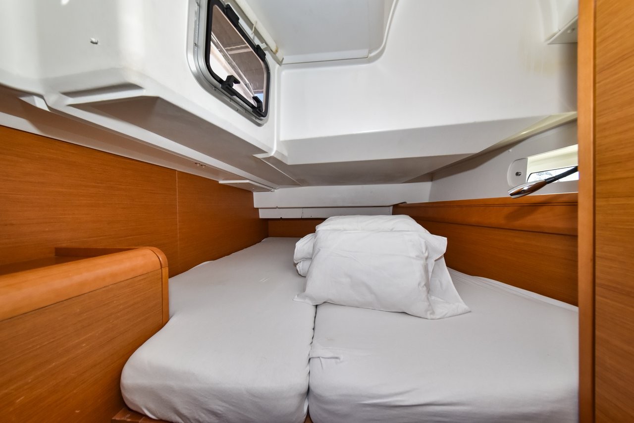 Sun Odyssey 449, Pižulot | Yacht Charter Croatia