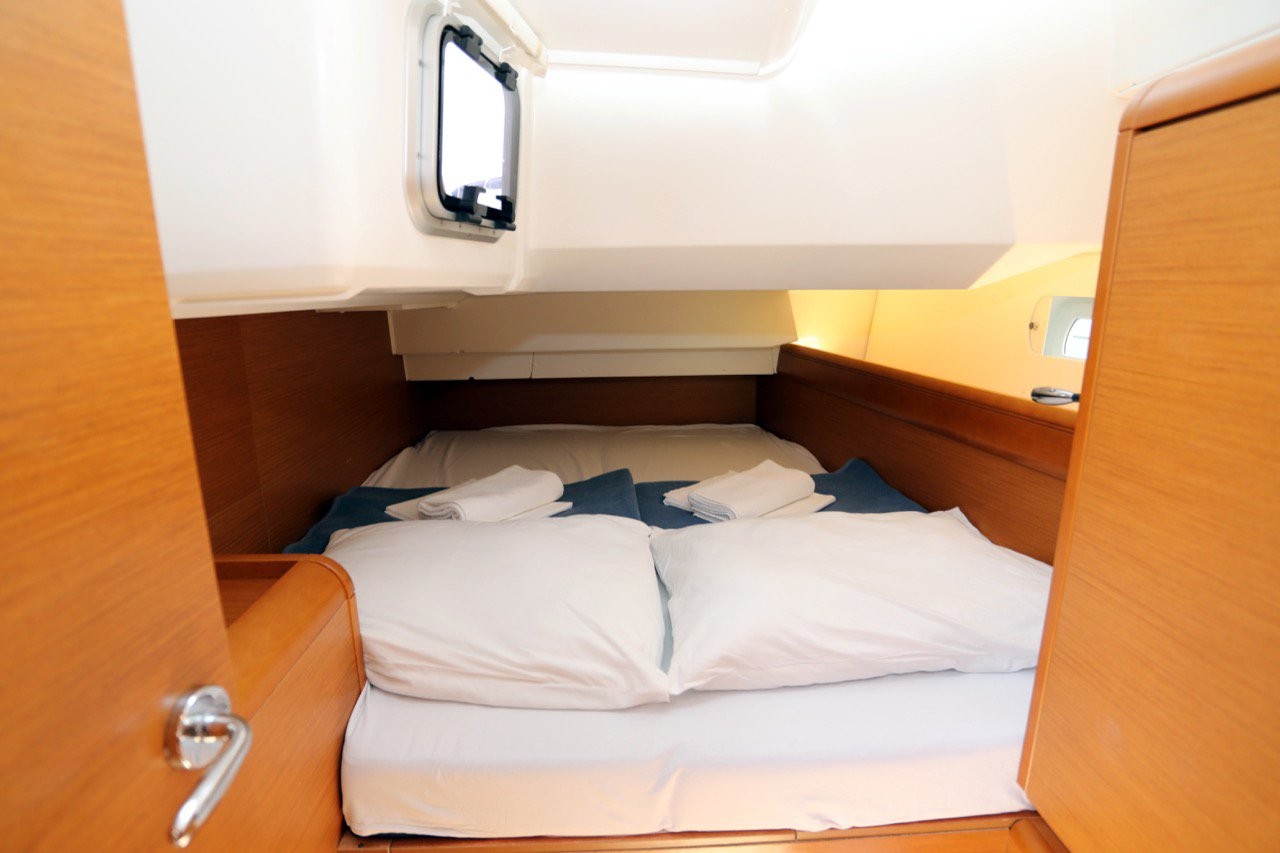 Sun Odyssey 449, Blue Moon | Yacht Charter Croatia