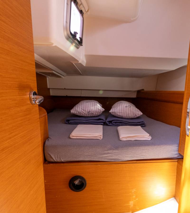 Sun Odyssey 449, Cherry | Noleggio di Yacht Croazia