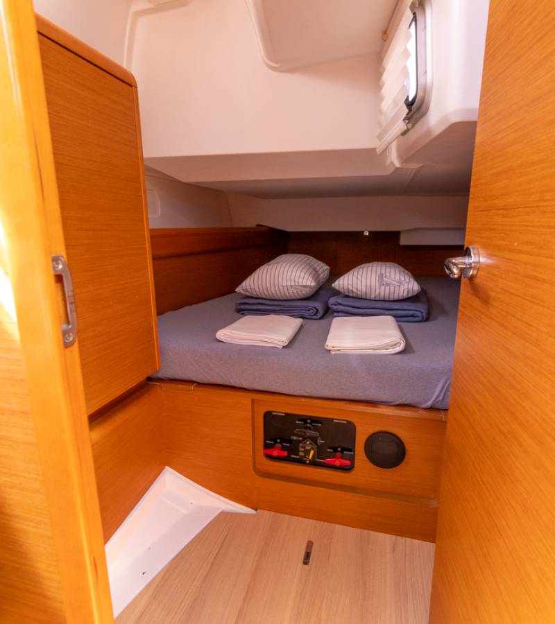Sun Odyssey 449, Cherry | Noleggio di Yacht Croazia