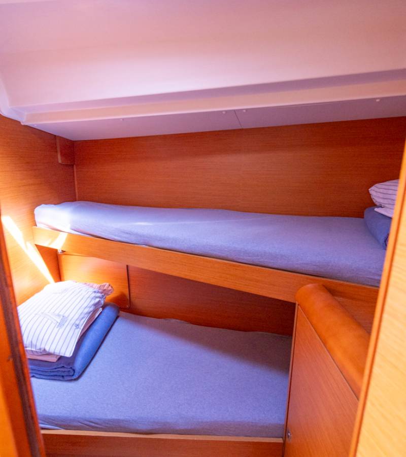 Sun Odyssey 449, Cherry | Noleggio di Yacht Croazia