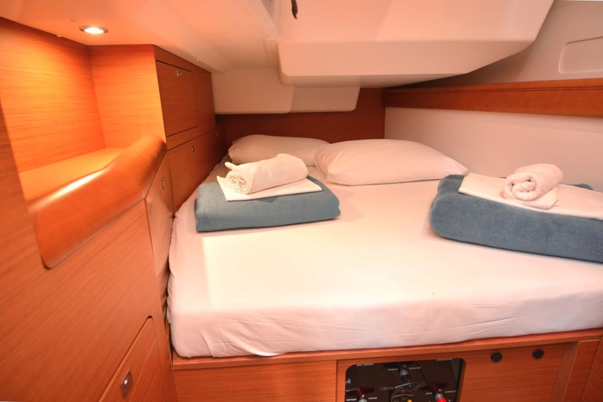 Sun Odyssey 479, Black Kiss | Yachtcharter Kroatien