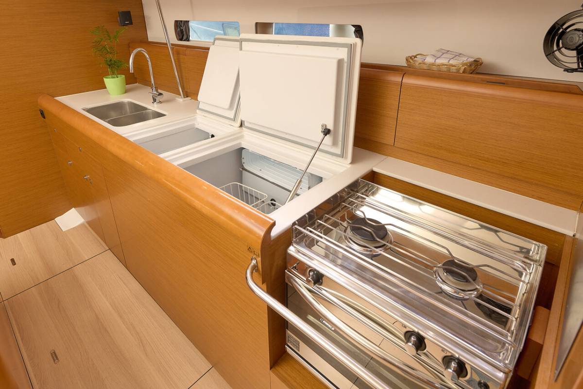 Sun Odyssey 479, Pina | Yacht Charter Croatia