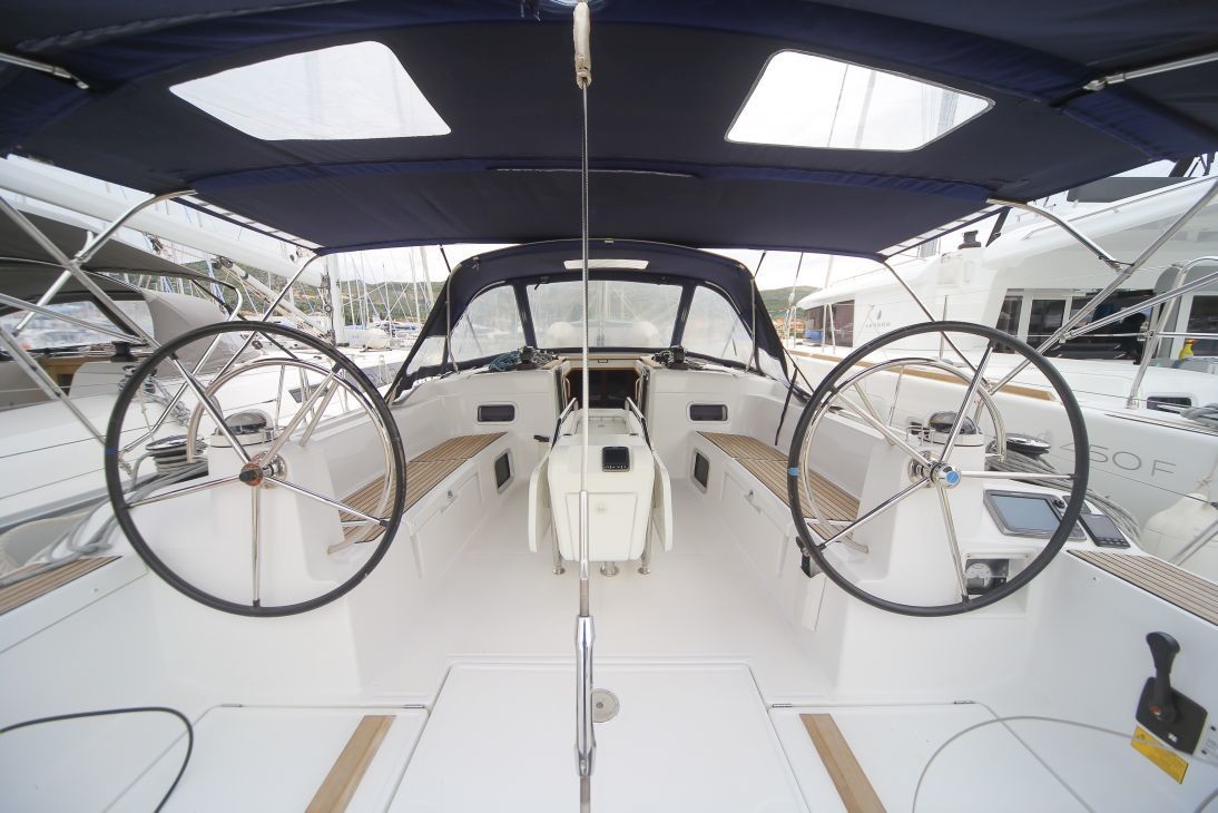 Sun Odyssey 509, POMONE-15 | Noleggio di Yacht Croazia