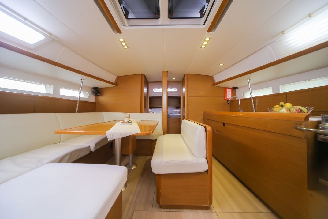 Sun Odyssey 509, POMONE-15 | Noleggio di Yacht Croazia
