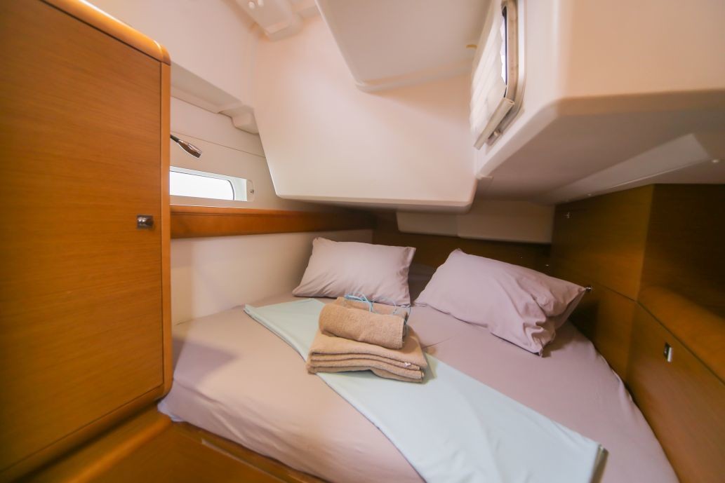 Sun Odyssey 509, POMONE-15 | Noleggio di Yacht Croazia