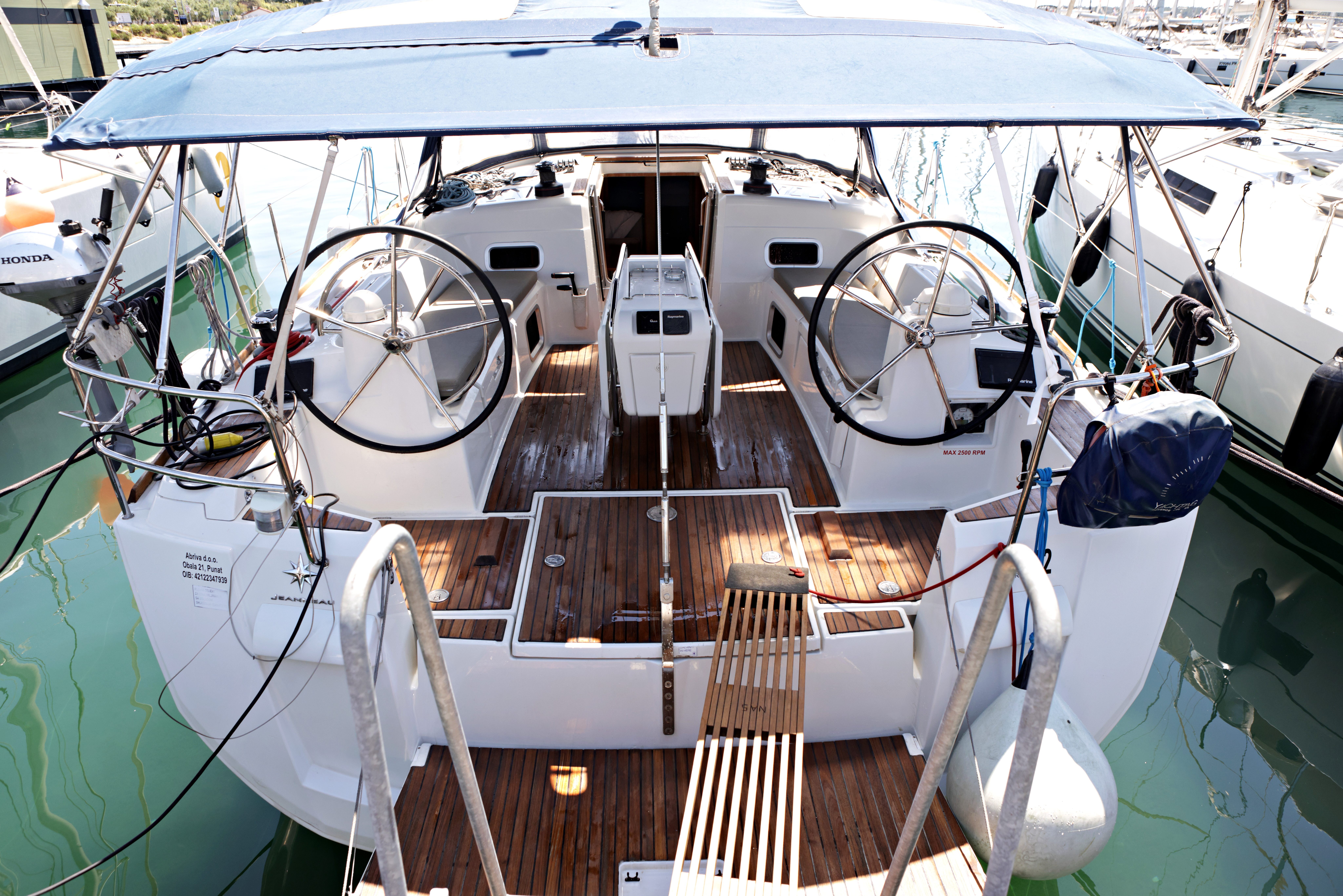 Sun Odyssey 519, Elise af Sweden | Yacht Charter Croatia