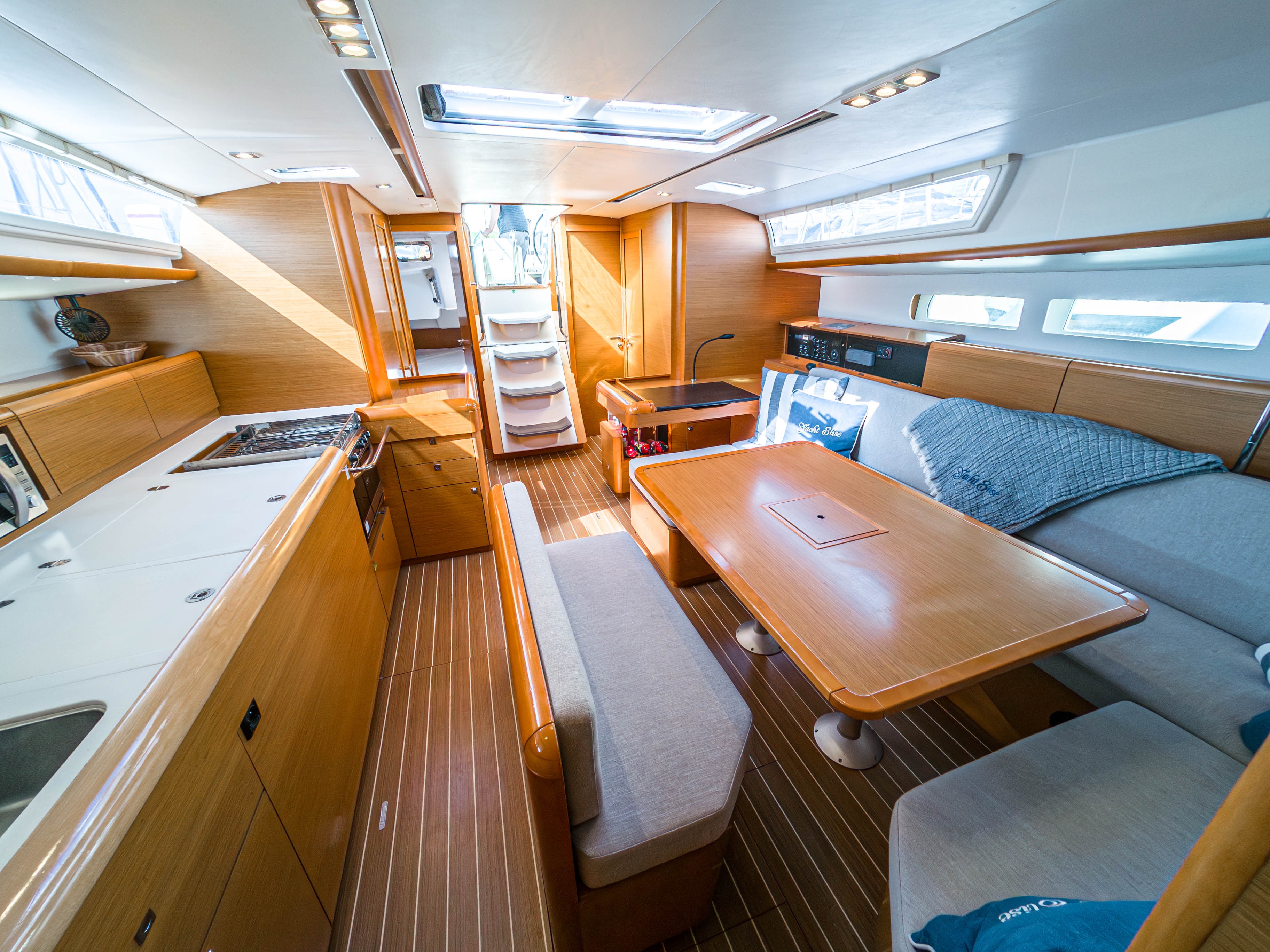 Sun Odyssey 519, Elise af Sweden | Yacht Charter Croatia