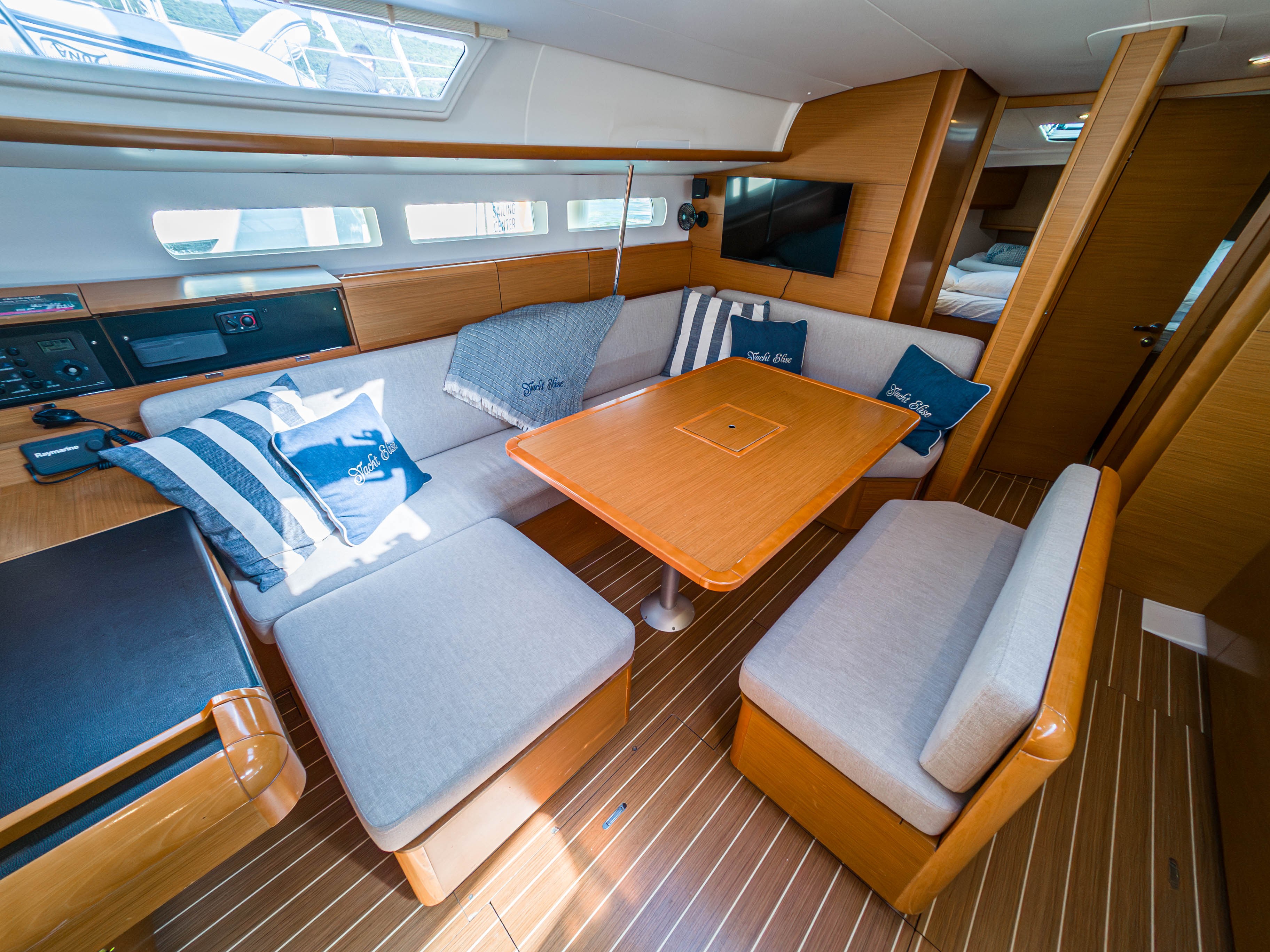 Sun Odyssey 519, Elise af Sweden | Yacht Charter Croatia