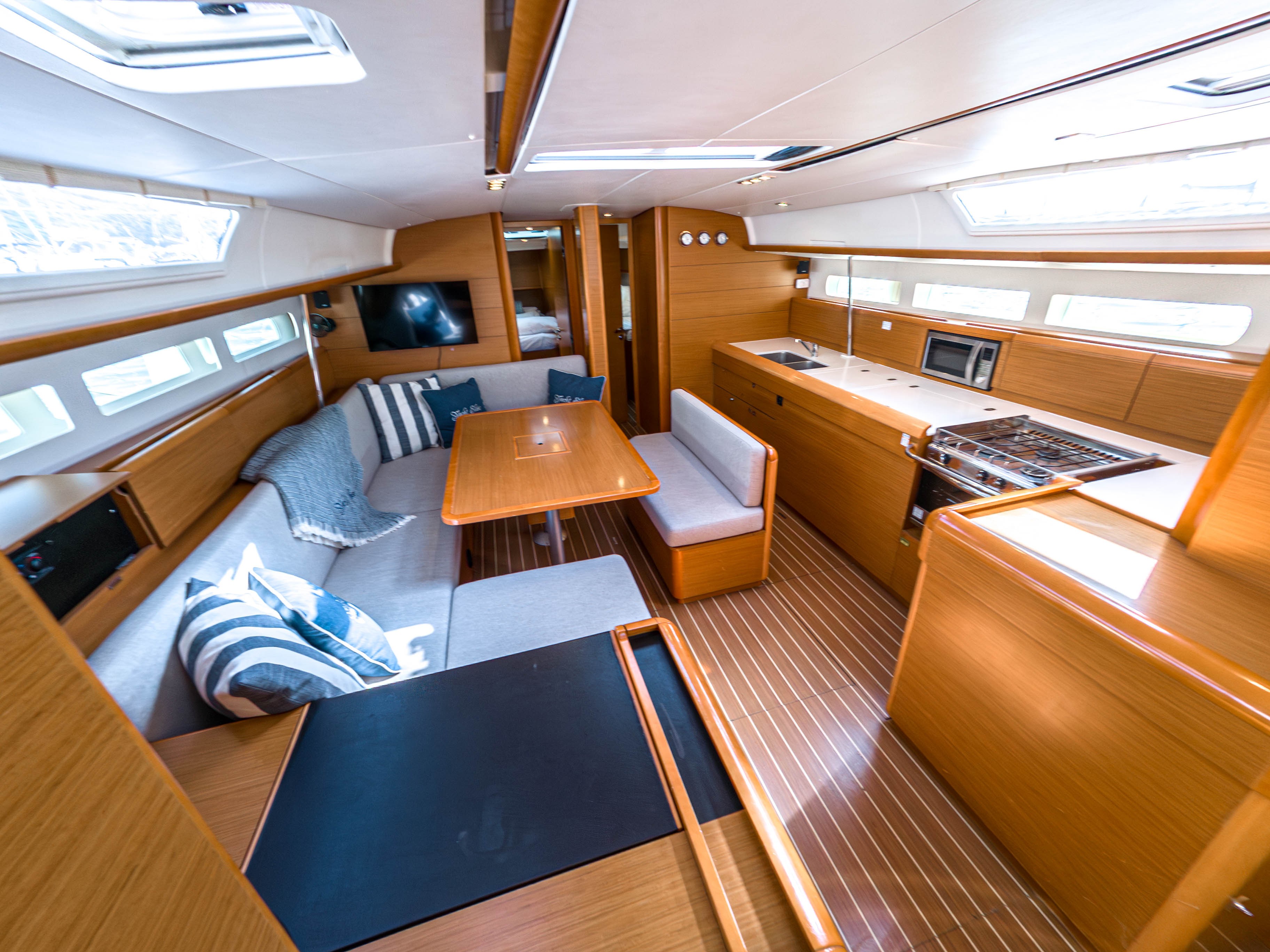 Sun Odyssey 519, Elise af Sweden | Yacht Charter Croatia