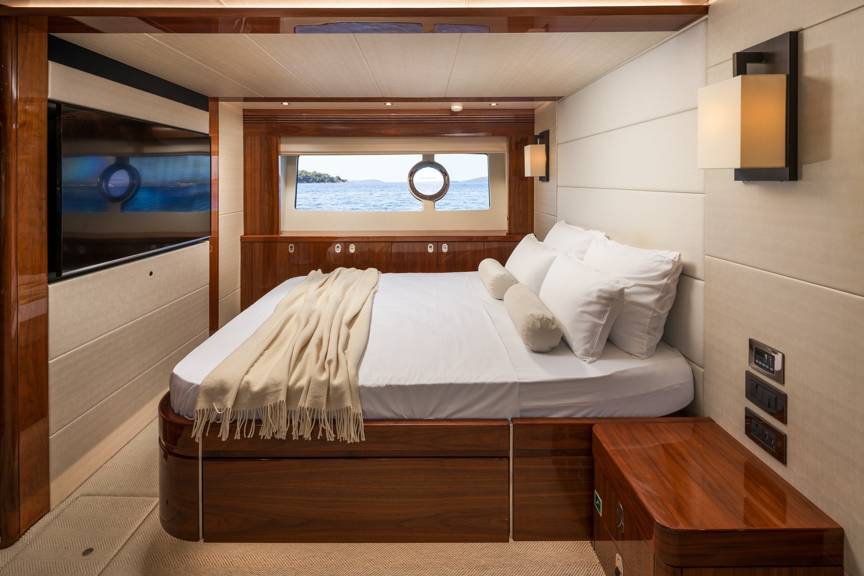 Sunseeker 75, Opal Adriatic | Yacht Charter Croatia