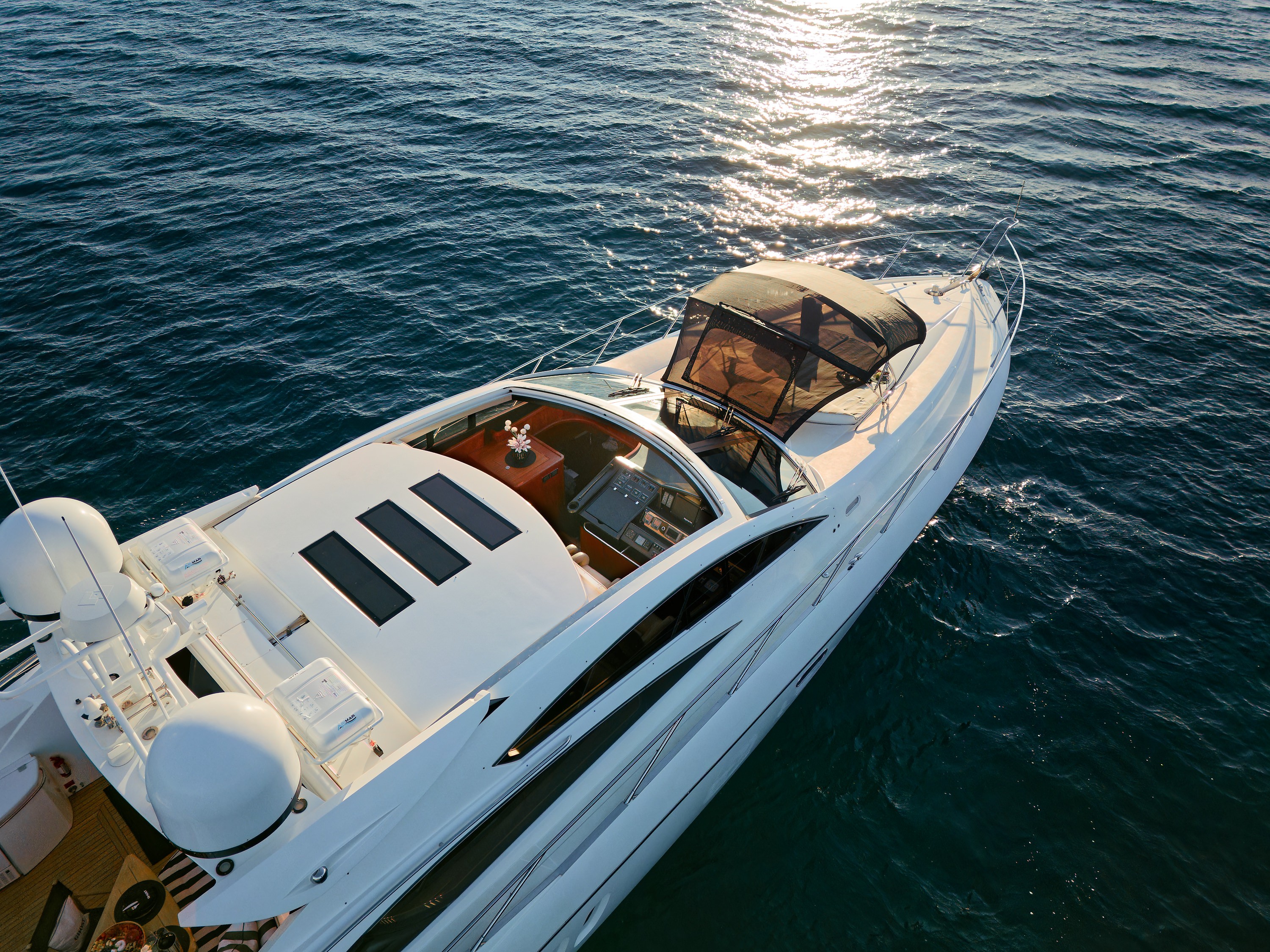 Sunseeker Predator 72, Ghost | Noleggio di Yacht Croazia