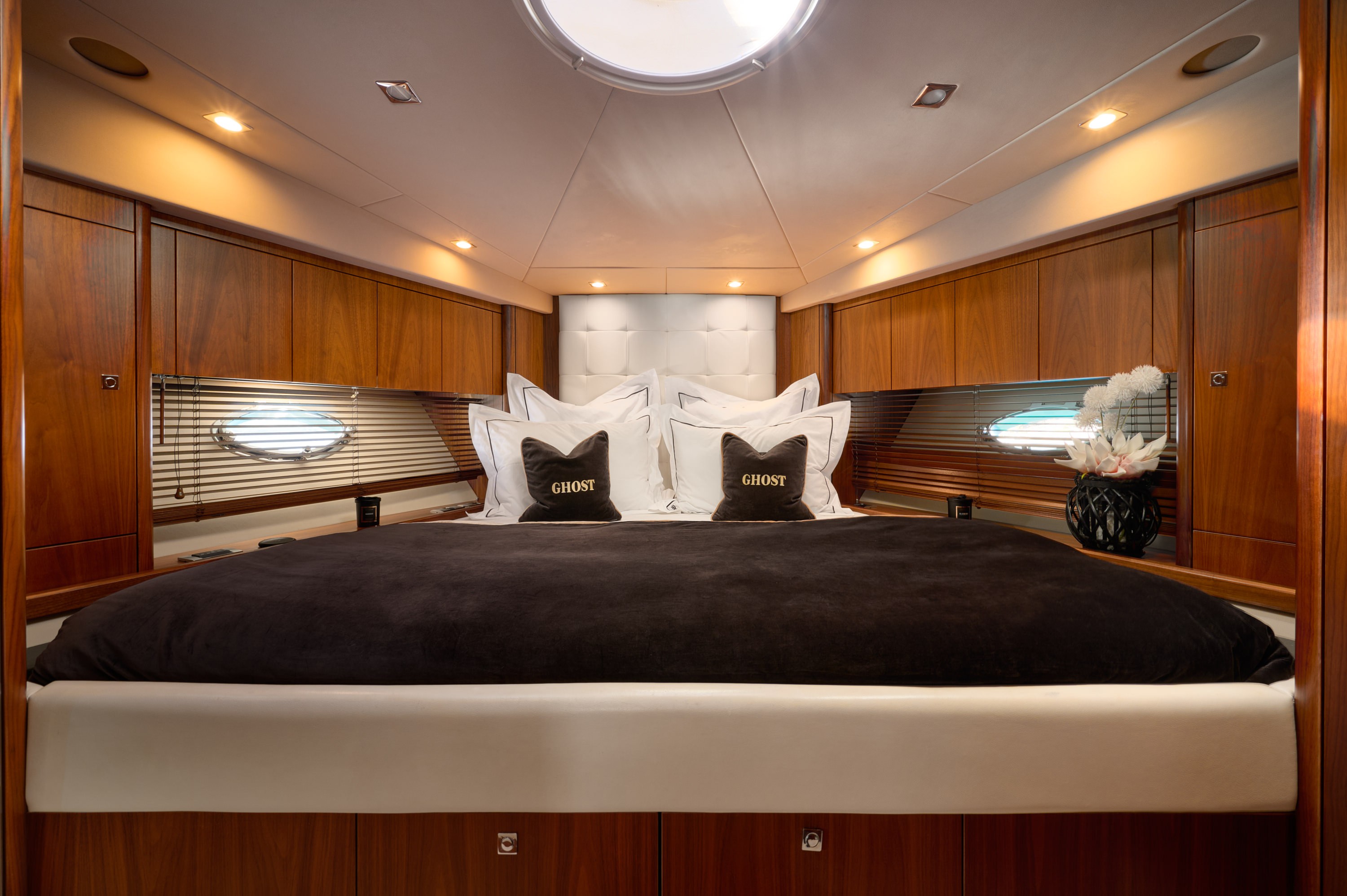 Sunseeker Predator 72, Ghost | Noleggio di Yacht Croazia