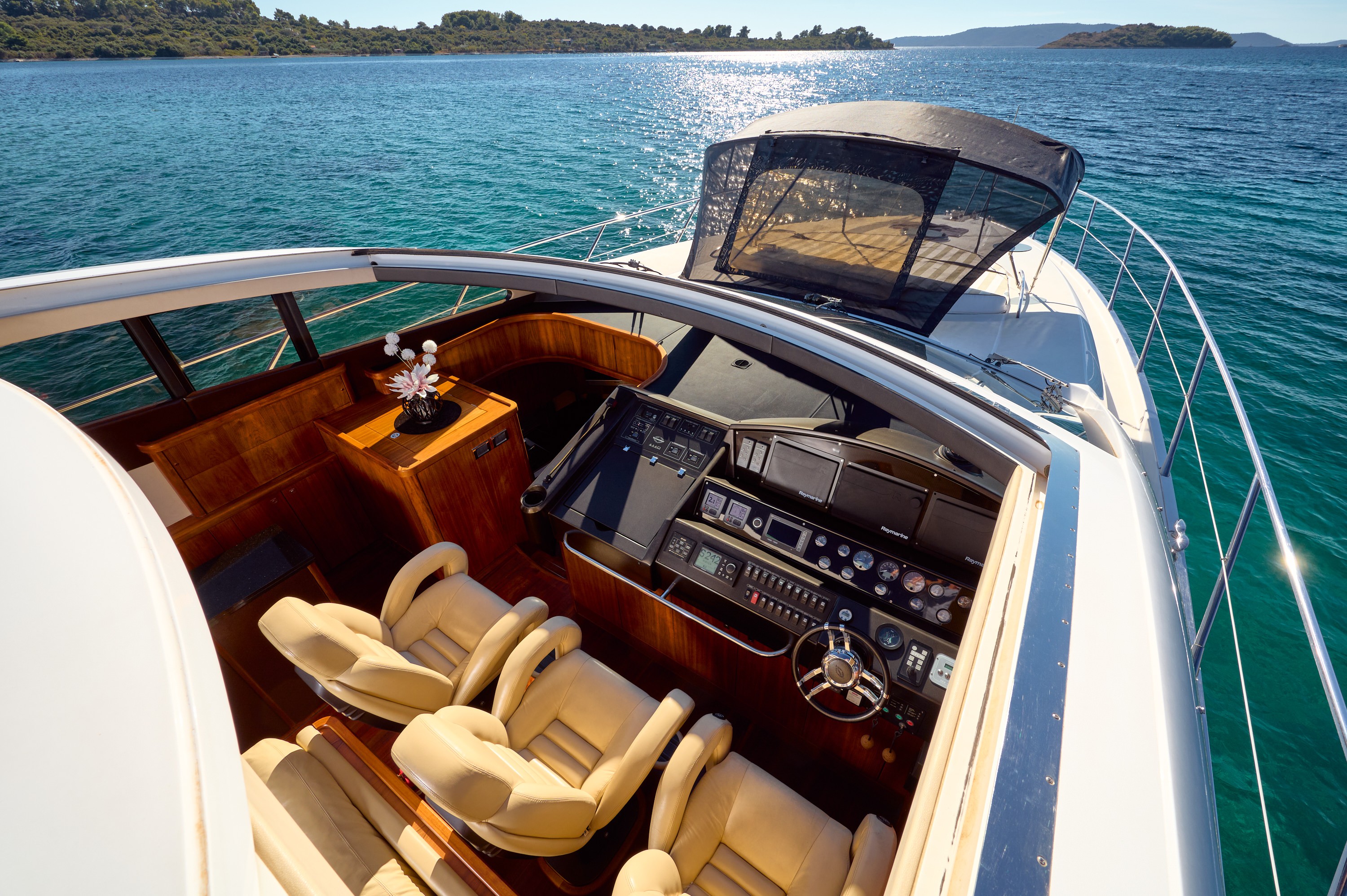Sunseeker Predator 72, Ghost | Noleggio di Yacht Croazia