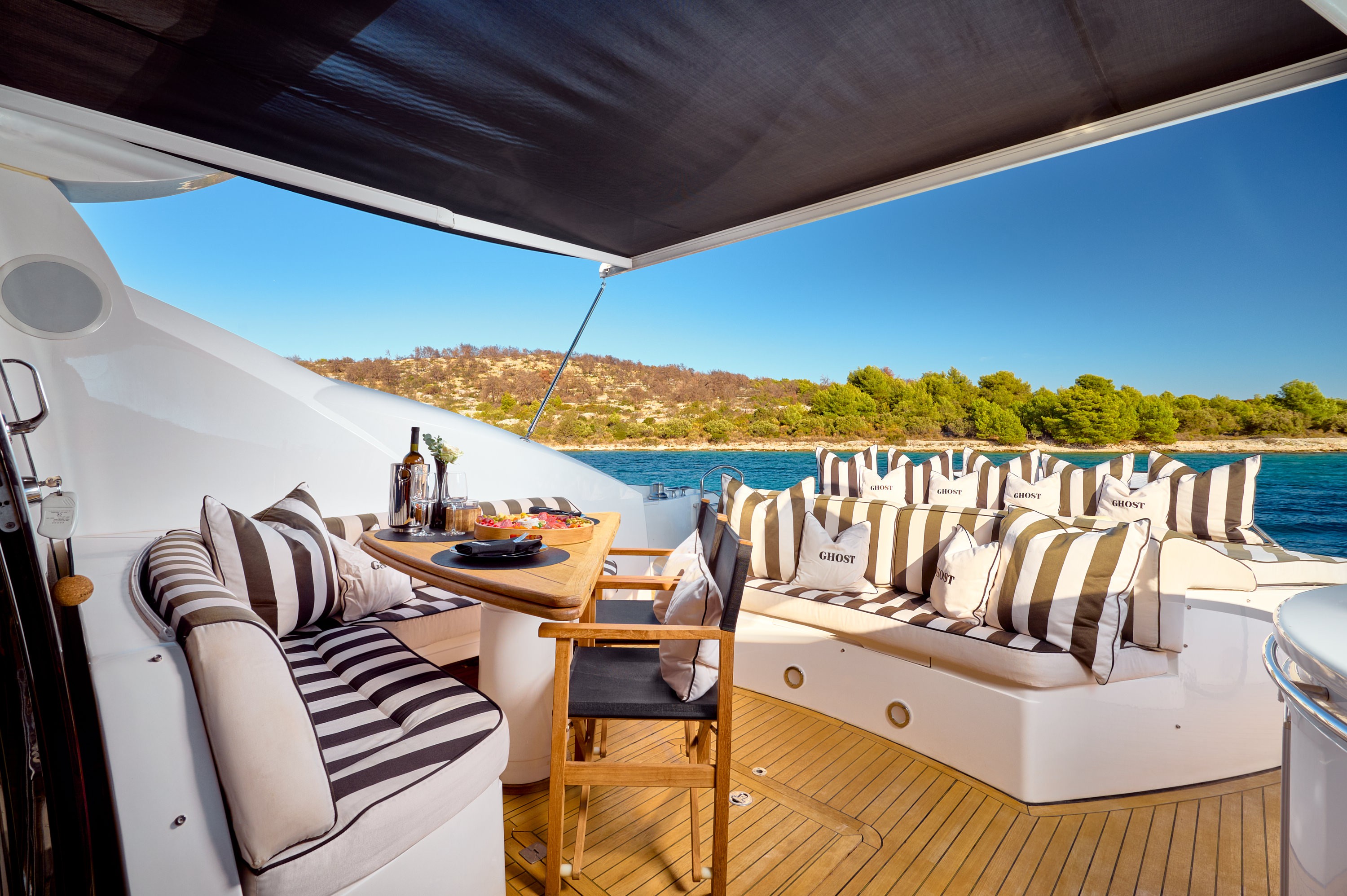 Sunseeker Predator 72, Ghost | Noleggio di Yacht Croazia