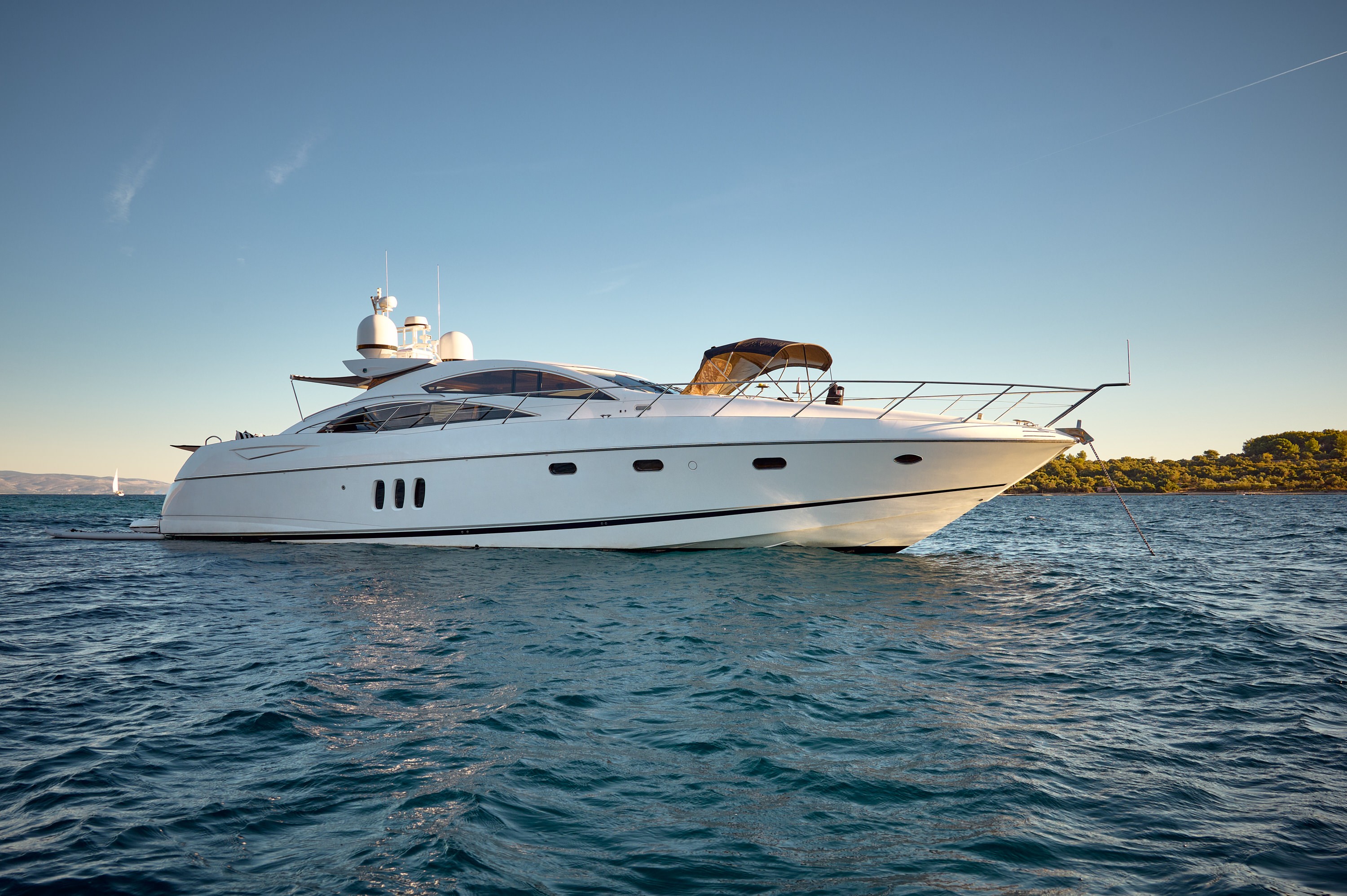 Sunseeker Predator 72, Ghost | Noleggio di Yacht Croazia