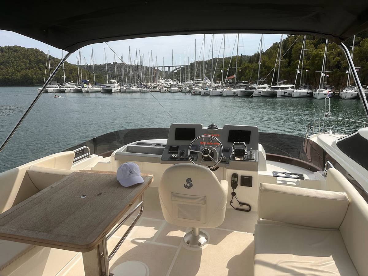 Swift Trawler 41, Moritz | Yacht Charter Croatia