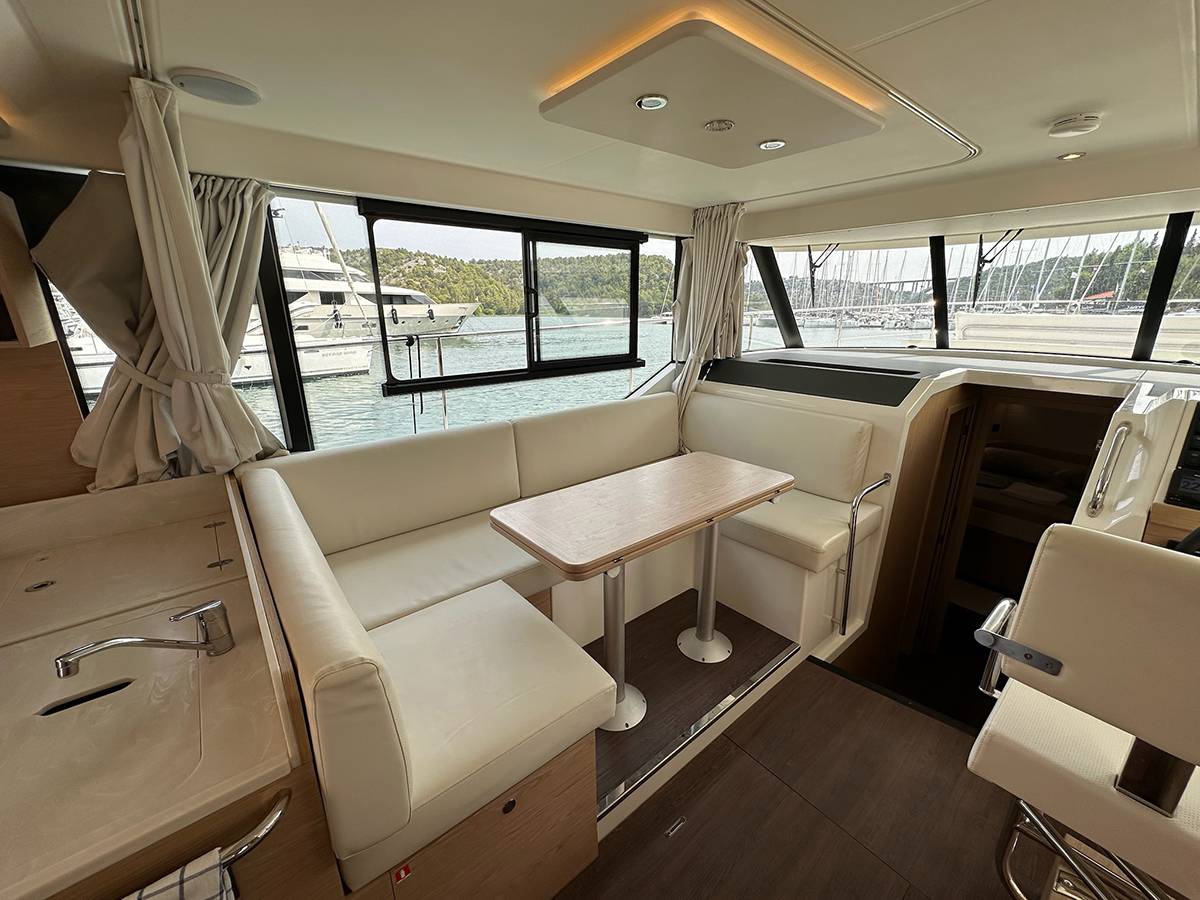 Swift Trawler 41, Moritz | Yacht Charter Croatia