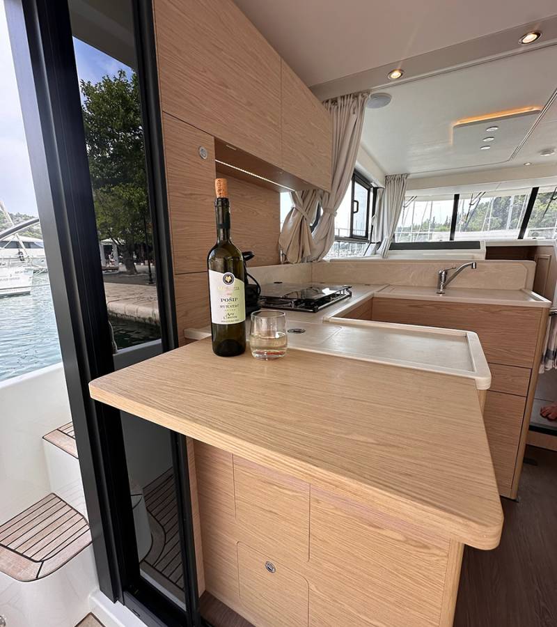Swift Trawler 41, Moritz | Yacht Charter Croatia
