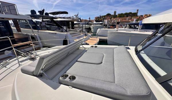Swift Trawler 41, Aelia | Yacht Charter Croatia