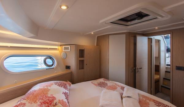 Swift Trawler 41, Aelia | Yacht Charter Croatia