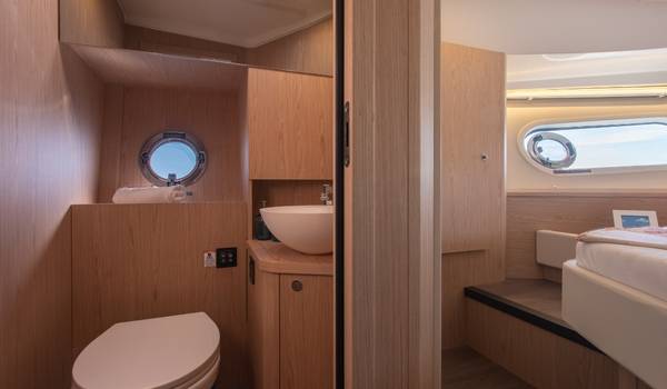 Swift Trawler 41, Aelia | Yacht Charter Croatia