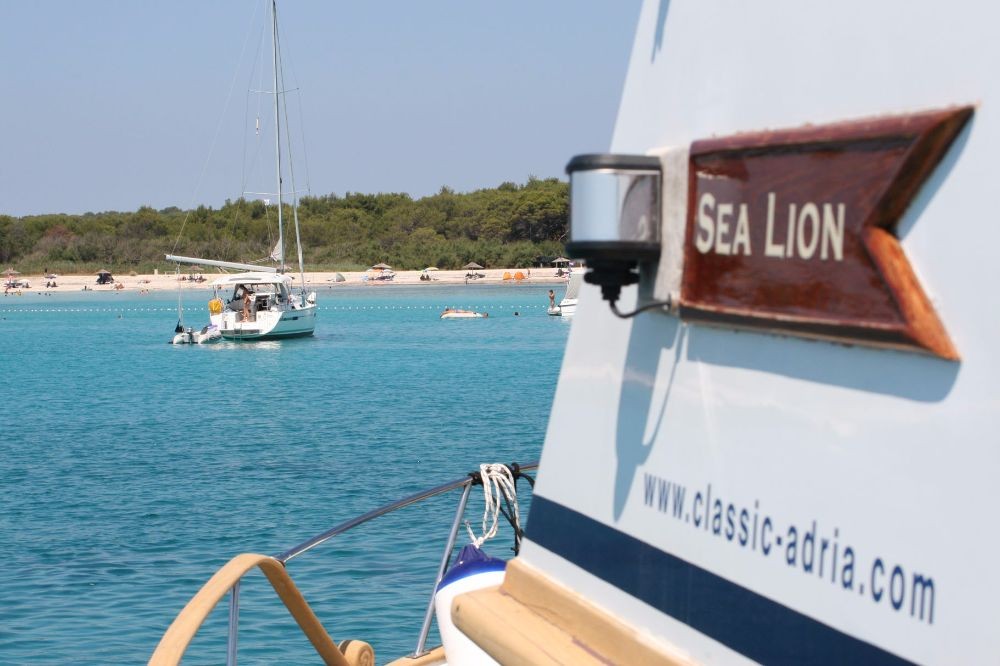 Trawler HAMPTON 42, Sea Lion | Yacht Charter Croatia